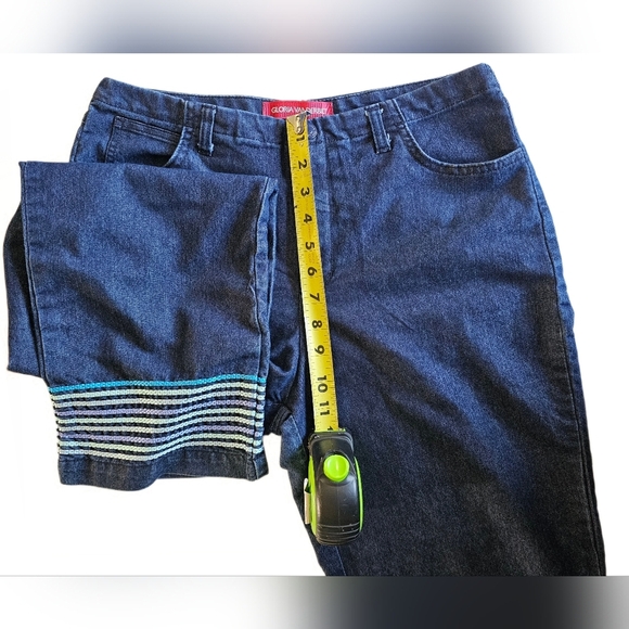 Gloria Vanderbilt Denim Embroidered Capri Jeans with Red Label - Picture 9 of 13